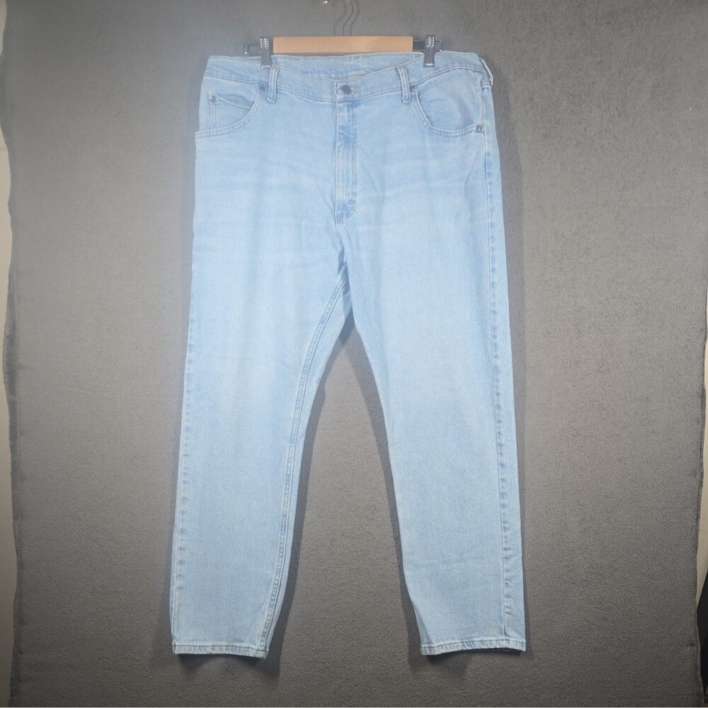 Wrangler Jeans Mens 40x30 Light Blue Denim Relaxed Fit Straight Leg Pants